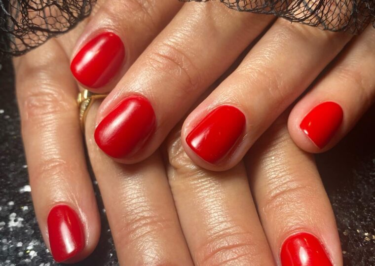 VERNIS SEMI-PERMANENT ROUGE